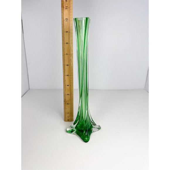 Vintage MCM emerald green art glass bud vase - twisted glass, footed - Picture 9 of 9